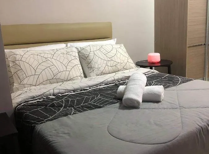 Aparthotel R & E Suites Room 2 *