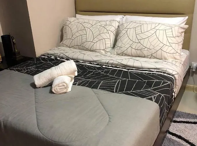 Aparthotel R & E Suites Room 2 *