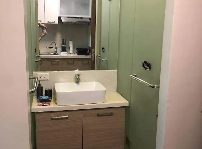 Aparthotel R & E Suites Room 2
